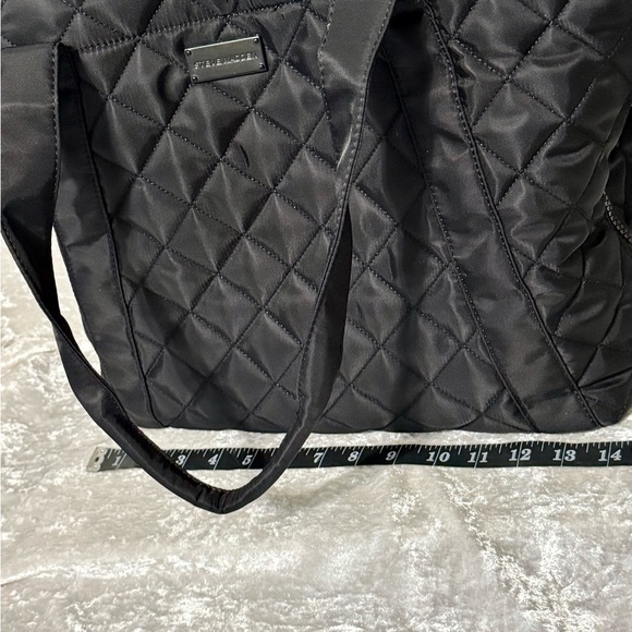 Steve Madden Black Large‎ Quilted Tote/Weekender/Excellent-Purchased-Never Used - Picture 6 of 12